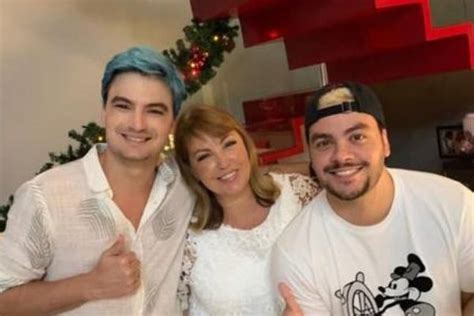 Mãe de Felipe e Luccas Neto fala sobre infância dos filhos